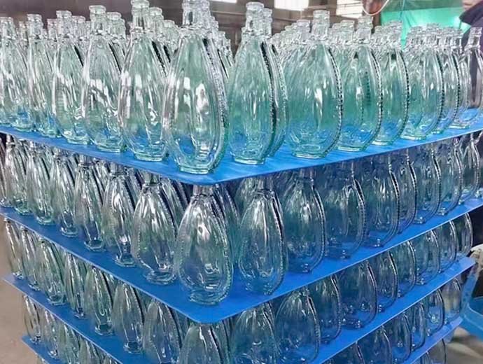 中空板封邊瓶托-1